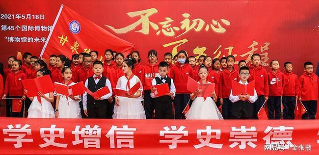 汽车引擎盖如何打开